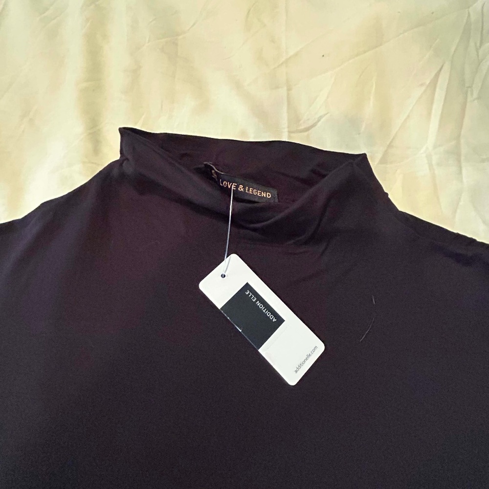T-SHIRT, SHORT SLEEVE, BLACK SIZE 4X, MADE IN CANADA!, VEE NECK, SOFT KNIT, LONG